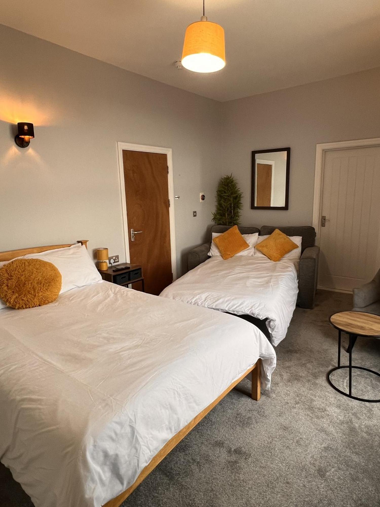 Hoopers Sandy Beach Guest Rooms *